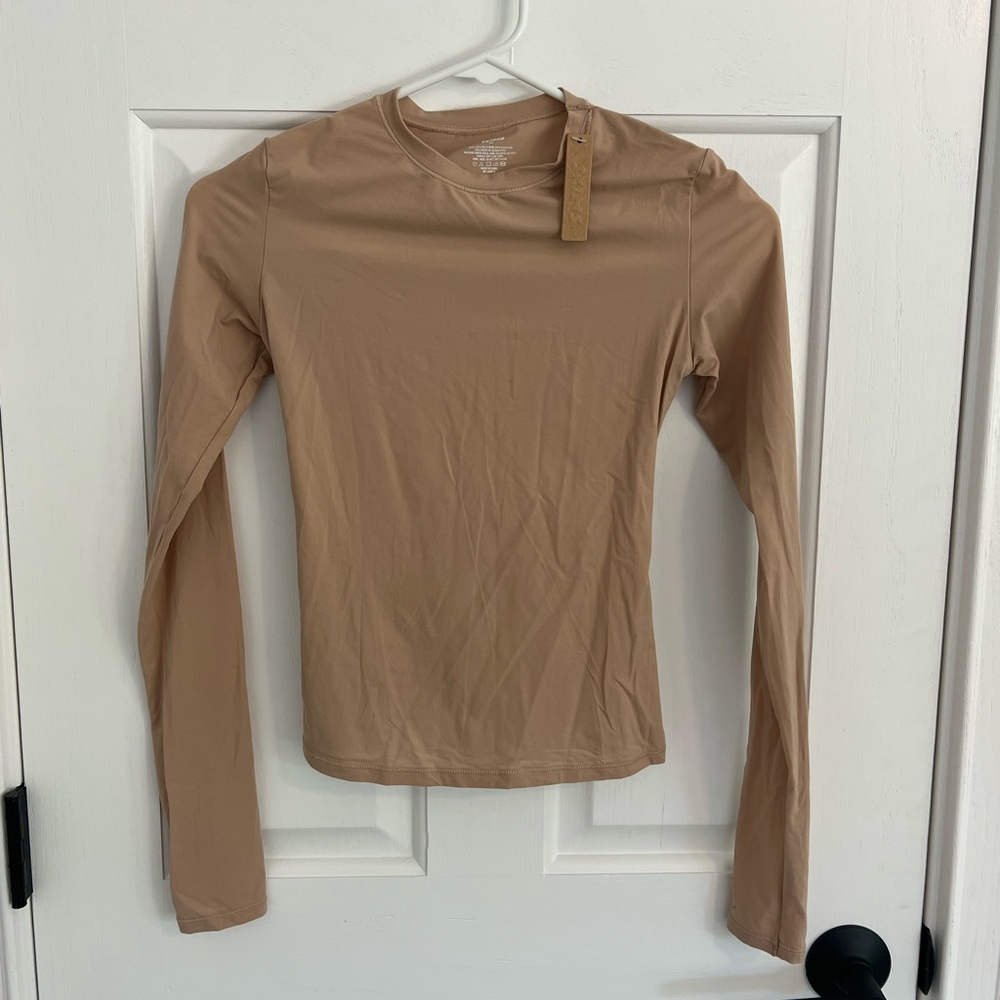 SKIMS: fits everybody long sleeve tshirt